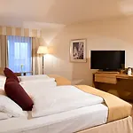Hotel Leonardo Royal Frankfurt 4*