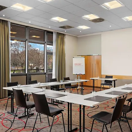 Leonardo Royal Frankfurt 4*