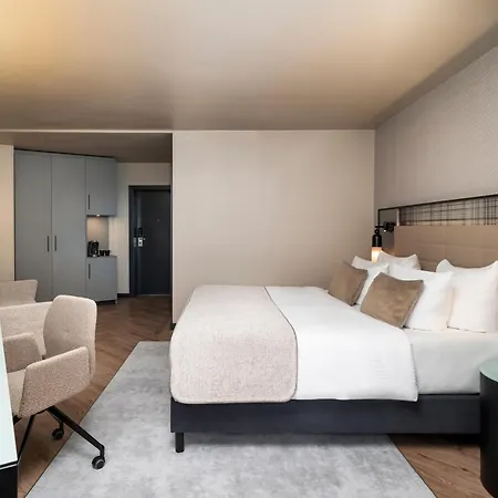 Hotel Leonardo Royal Frankfurt 4*