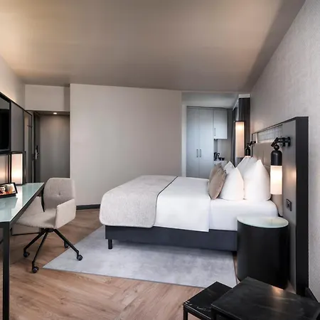 Hotel Leonardo Royal Frankfurt 4*